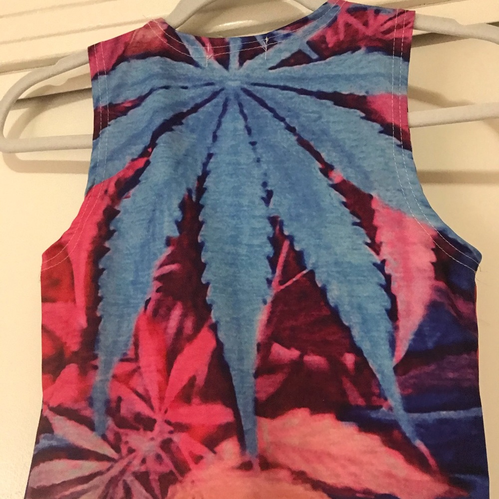 Crop top - Picture 2 of 3